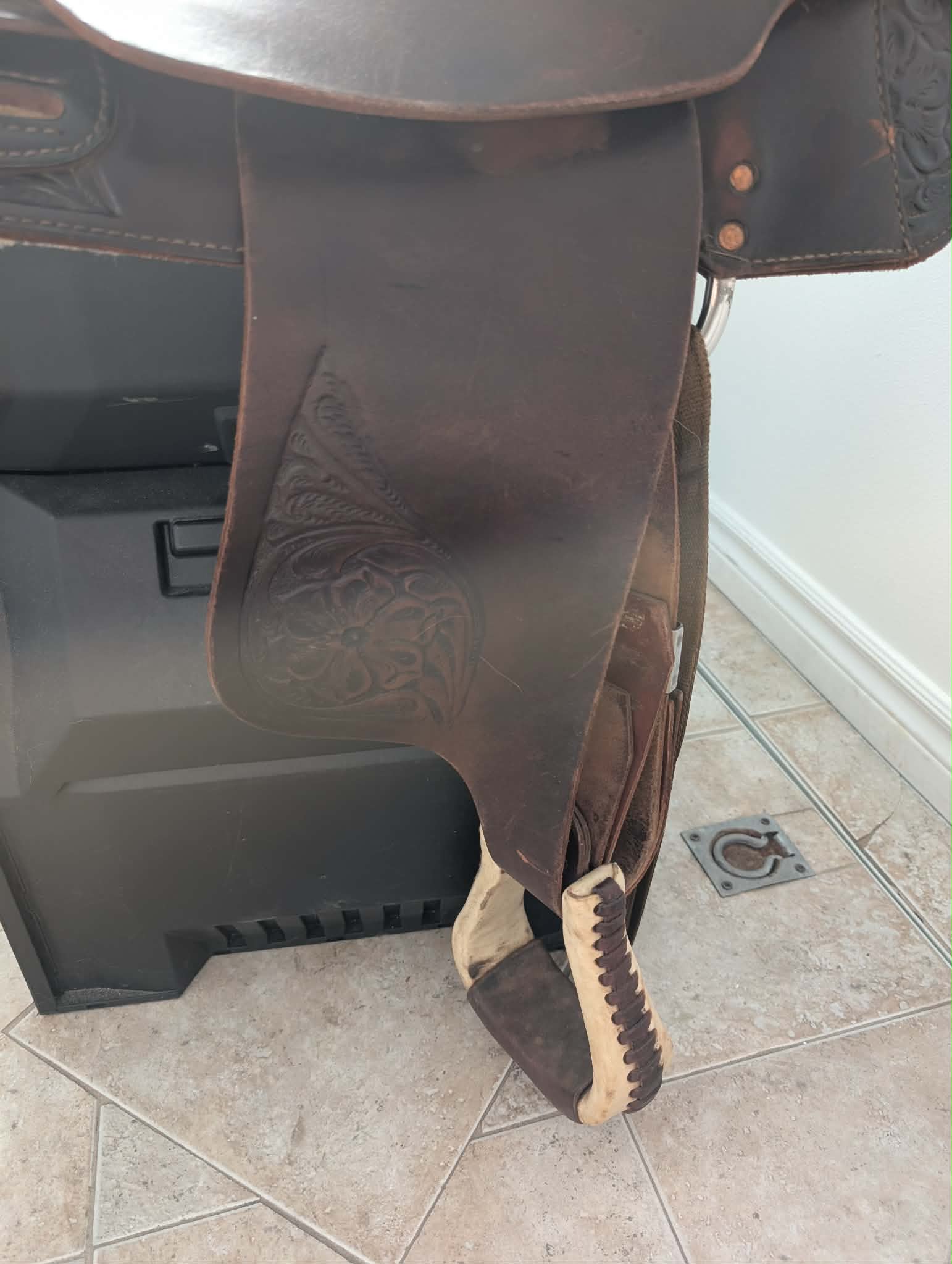 Selle western (2) - 6 1/2 pouces d'arçon