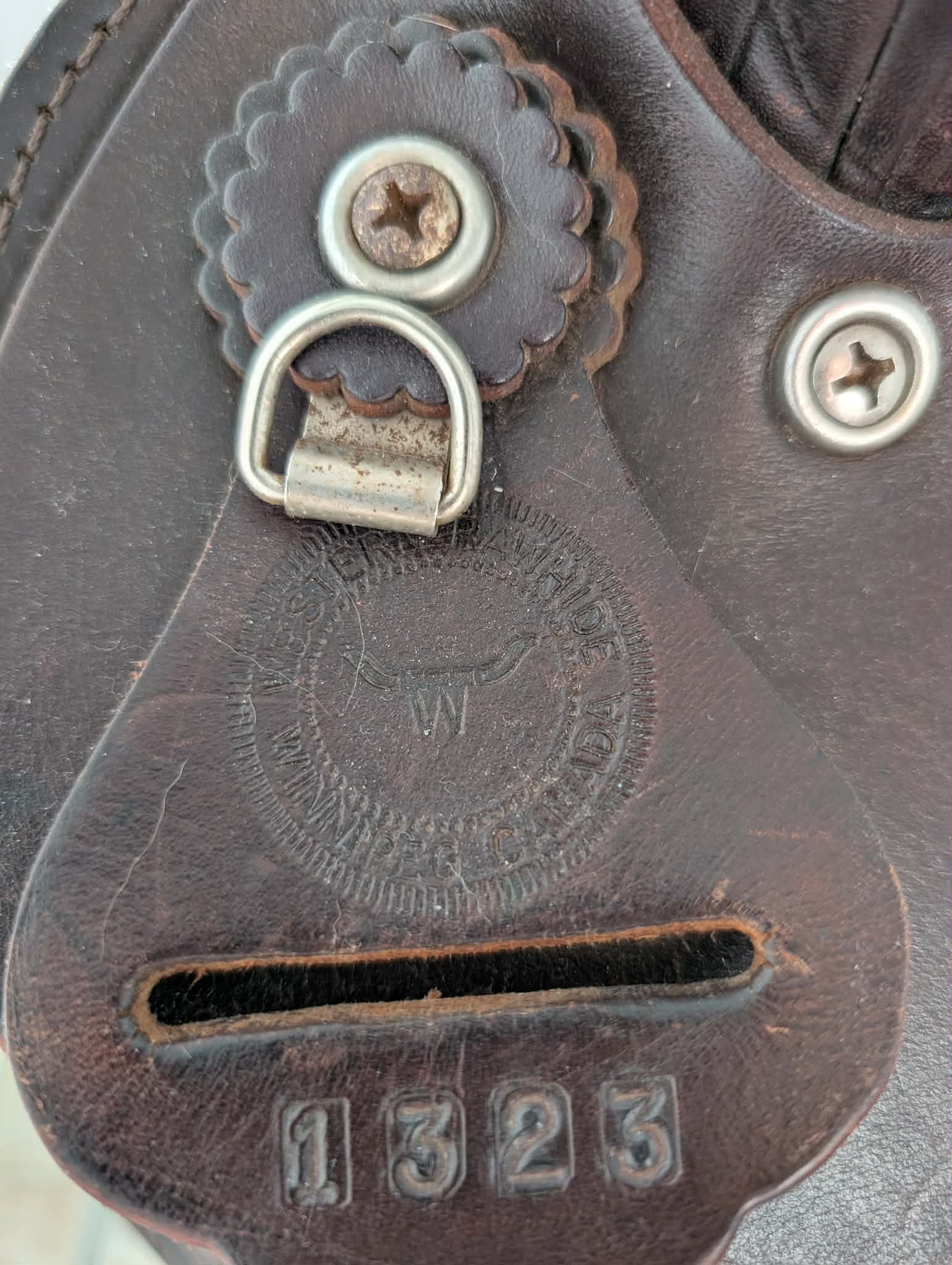 Selle western (2) - 6 1/2 pouces d'arçon